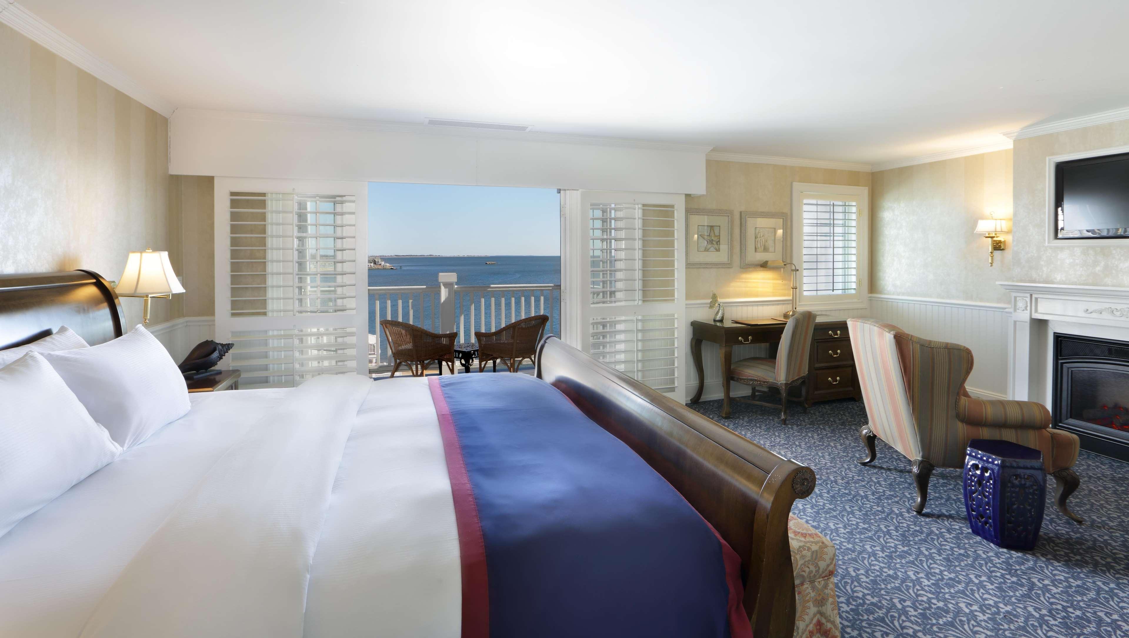 Madison Beach Hotel, Curio Collection By Hilton Exterior photo